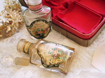 ○アンティークパフュームボトル香水瓶フランスアンティークリボン