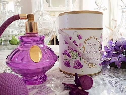 Violettes アトマイザー付き スミレの香水瓶 フランスアンティーク イギリスアンティーク バラと天使のアンティーク アンティークショップ Eglantyne エグランティーヌ