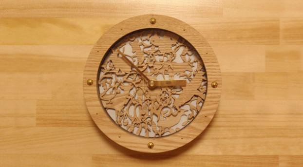 Yuvarlak Hayvan  tahta tasarım duvar saatleri                  Tasarımcı : Takuya Oi (İgenoki)  