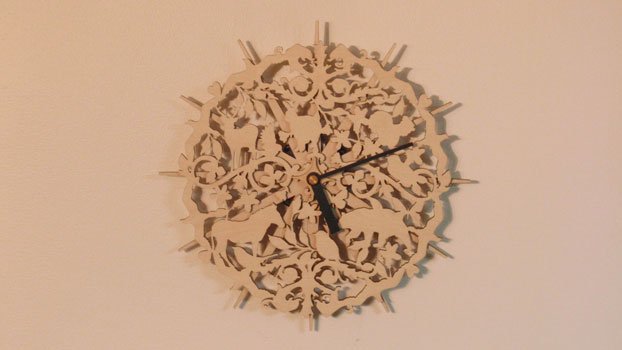 Parlak Hayvan tahta tasarım duvar saatleri                  Tasarımcı : Takuya Oi (İgenoki)  
