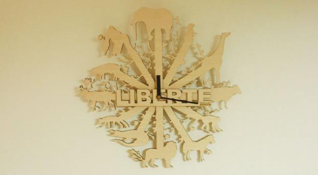  Hayvan Fil tahta tasarım duvar saatleri                  Tasarımcı : Takuya Oi (İgenoki)  