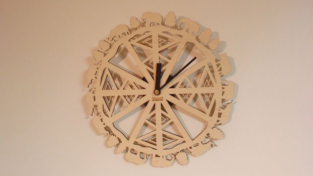 Fil  tahta tasarım duvar saatleri                  Tasarımcı : Takuya Oi (İgenoki)  