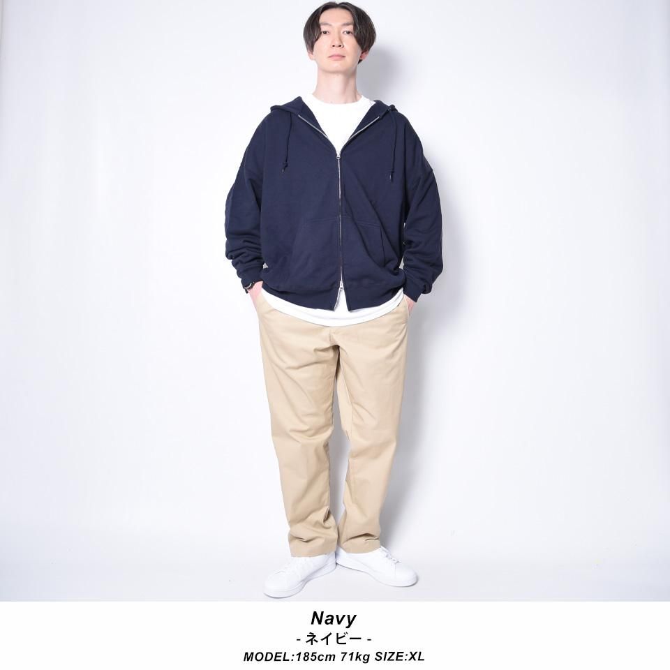 ざっくりとしたシルエットが特徴のビッグシルエットジップ