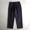 【FARAH・ファーラー】 TWO-TUCK WIDE TAPERED PANTS ‘NAVY’<img class='new_mark_img2' src='https://img.shop-pro.jp/img/new/icons1.gif' style='border:none;display:inline;margin:0px;padding:0px;width:auto;' />