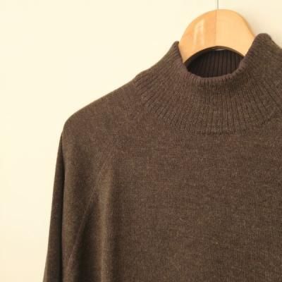 The Inoue Brothers・ザイノウエブラザーズ】 MOCK NECK SWEATER