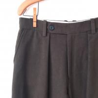THE DAY ǥ MOLESKIN PLEATED TROUSERS<img class='new_mark_img2' src='https://img.shop-pro.jp/img/new/icons1.gif' style='border:none;display:inline;margin:0px;padding:0px;width:auto;' />
