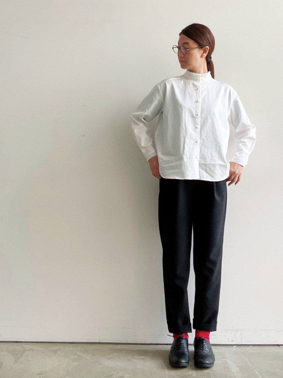 Anne number of OMEKASHI Wクロス1タックストレートパンツ TRAVAIL