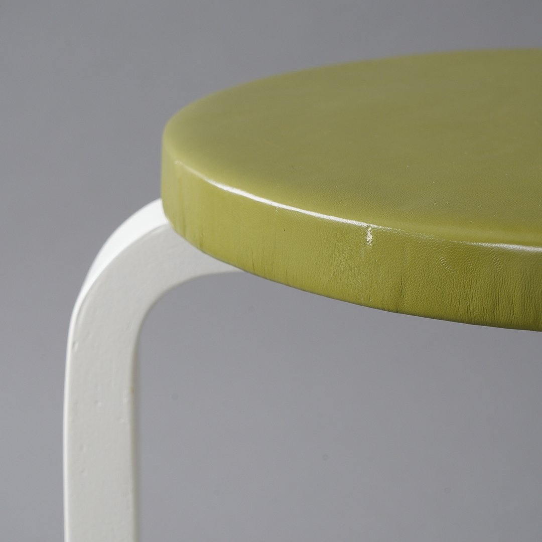 artek / Alvar Aalto [ Stool 60 ] vintege stool -  マルカ・オンラインショップへようこそ。2007年より北欧のヴィンテージ テーブルウェアと北欧雑貨を販売している通販サイトです。神戸・北野に実店舗がございます。