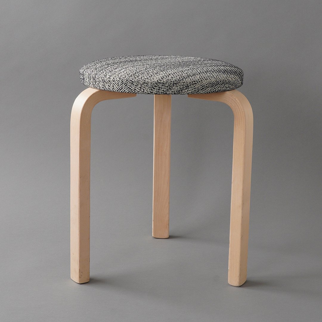 artek / Alvar Aalto [ Stool 60 - 2008 ] used stool -  マルカ・オンラインショップへようこそ。2007年より北欧のヴィンテージテーブルウェアと北欧雑貨を販売している通販サイトです。神戸・北野に実店舗がございます。