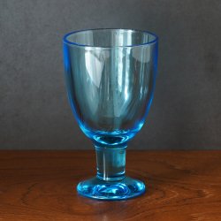 iittala / Kerttu Nurminen [ Verna ] wine glass (light blue)