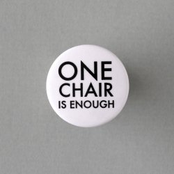 <img class='new_mark_img1' src='https://img.shop-pro.jp/img/new/icons48.gif' style='border:none;display:inline;margin:0px;padding:0px;width:auto;' />artek [ ONE CHAIR IS ENOUGH ] tin badge