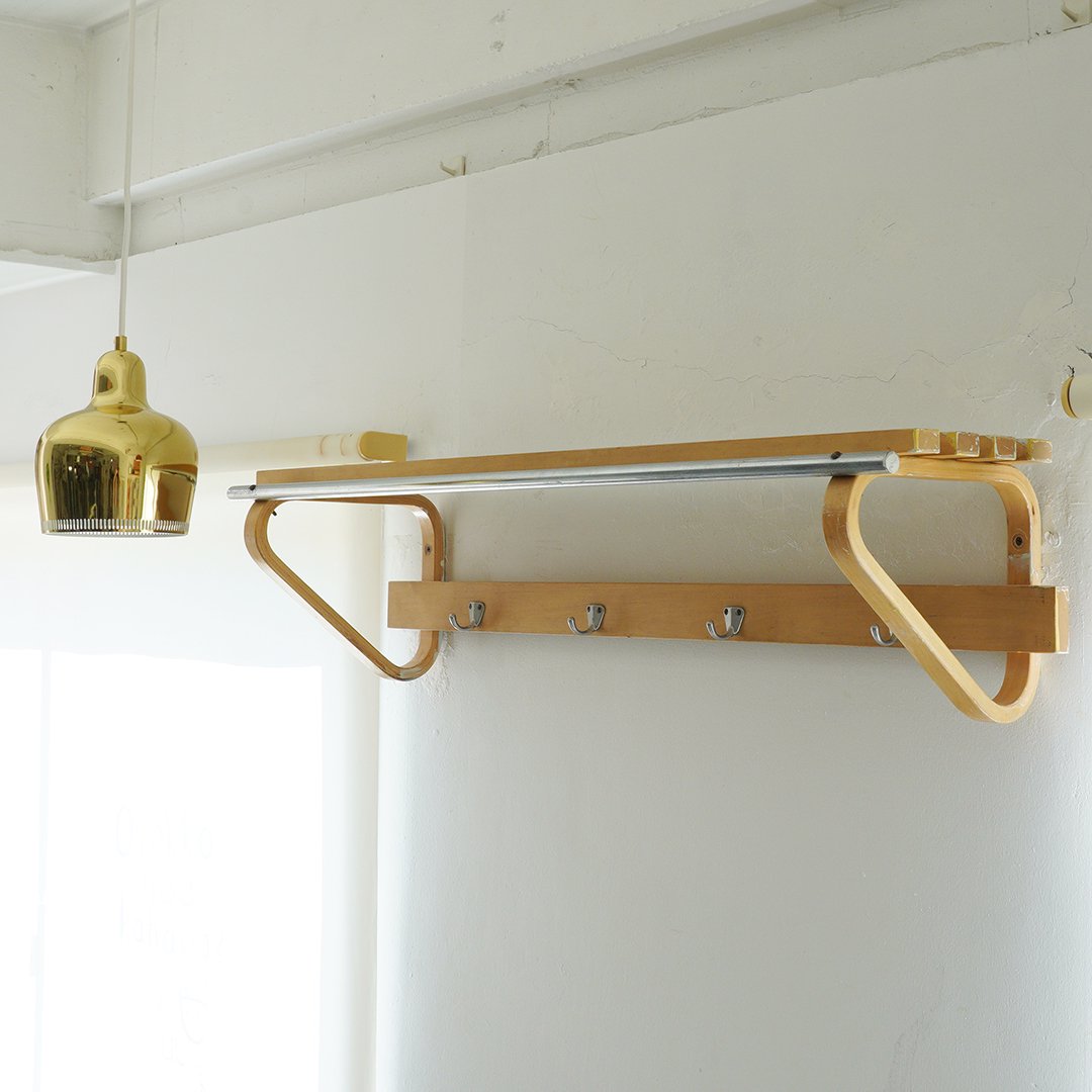 artek / Alvar Aalto [ 109C ] 1950s vintage coatrack -  マルカ・オンラインショップへようこそ。2007年より北欧のヴィンテージテーブルウェアと北欧 雑貨を販売している通販サイトです。神戸・北野に実店舗がございます。