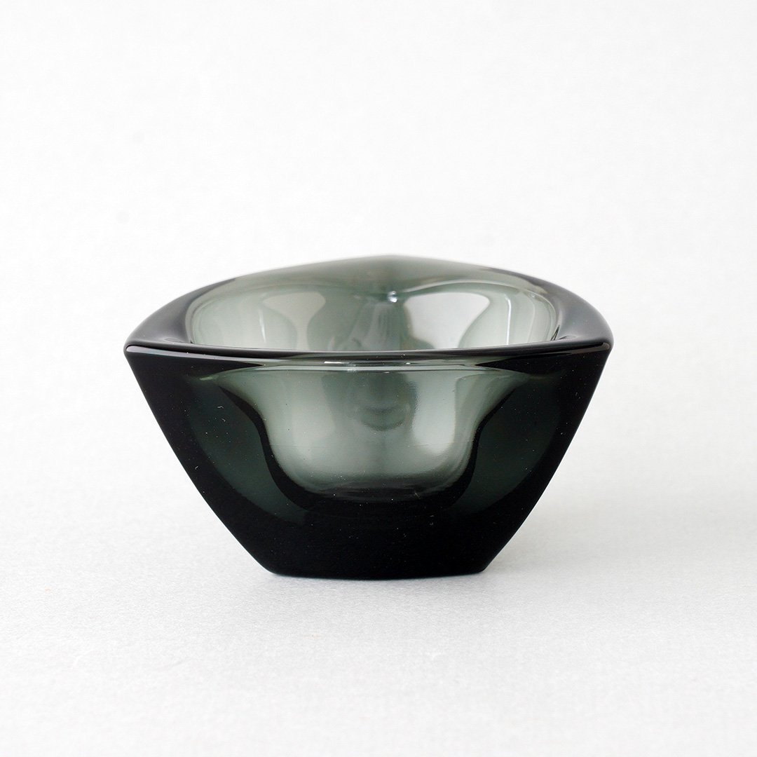 Nuutajarvi / Kaj Franck [ Haransilma ] grass bowl (gray) -  マルカ・オンラインショップへようこそ。2007年より北欧のヴィンテージテーブルウェアと北欧雑貨を販売している通販サイトです。神戸・北野に実店舗がございます。