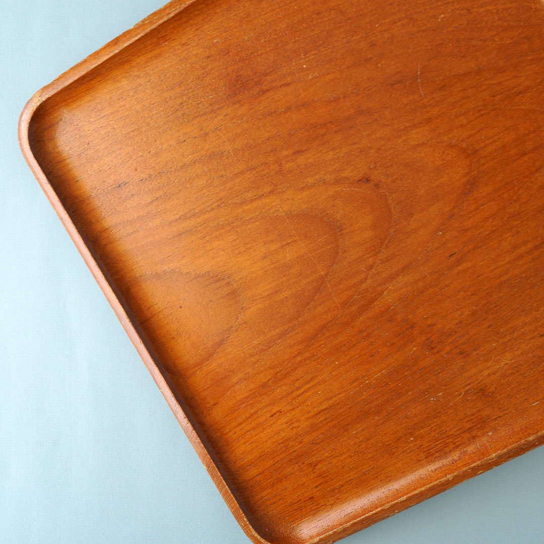 AKTA TEAK SWEDEN / Karl Holmberg - Teak Tray -  マルカ・オンラインショップへようこそ。2007年より北欧のヴィンテージテーブルウェアと北欧雑貨を販売している通販サイトです。神戸・北野に実店舗がございます。