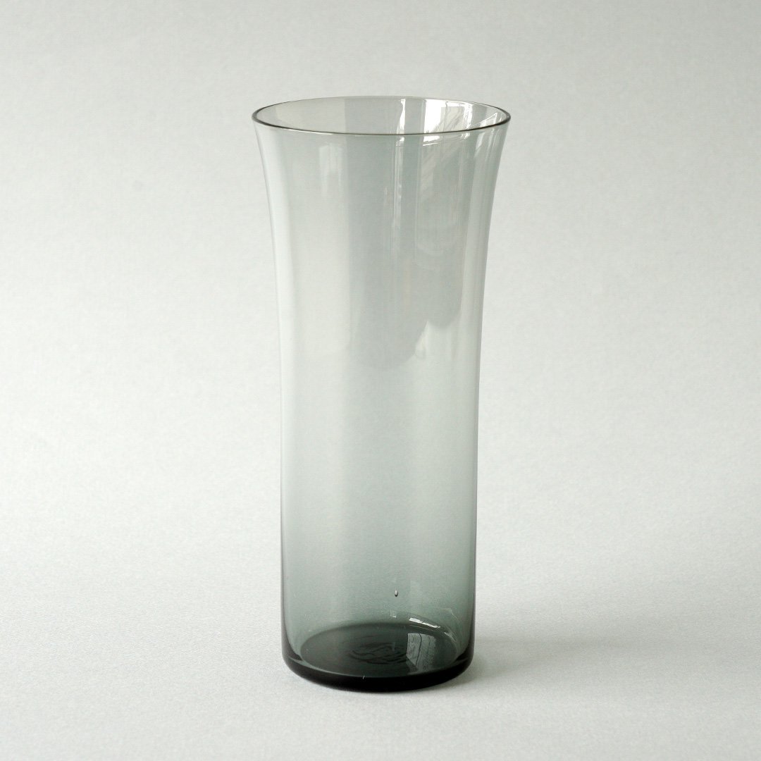 Nuutajarvi / Kaj Franck [ #1725 / Trumpetti ] tumbler (gray) -  マルカ・オンラインショップへようこそ。2007年より北欧のヴィンテージテーブルウェアと北欧雑貨を販売している通販サイトです。神戸・北野に実店舗がございます。