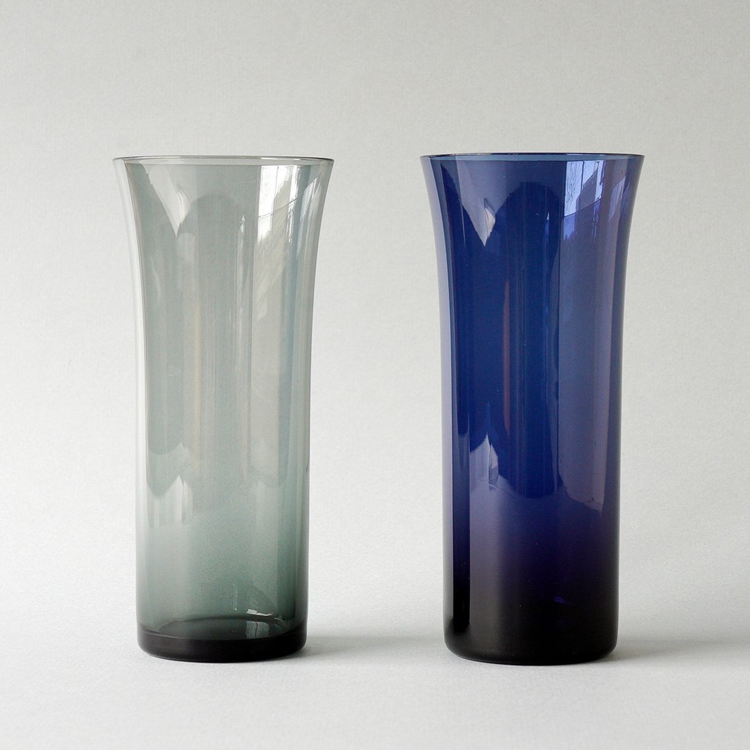 Nuutajarvi / Kaj Franck [ #1725 / Trumpetti ] tumbler (blue) -  マルカ・オンラインショップへようこそ。2007年より北欧のヴィンテージテーブルウェアと北欧雑貨を販売している通販サイトです。神戸・北野に実店舗がございます。