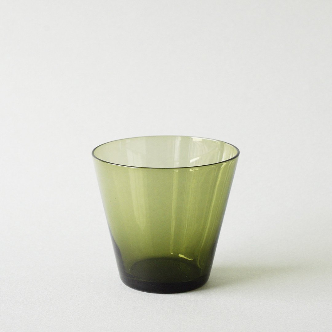 Nuutajarvi / Kaj Franck [ #2744 Kimara ] tumbler (6.5cm/olive green) -  マルカ・オンラインショップへようこそ。2007年より北欧のヴィンテージテーブルウェアと北欧雑貨を販売している通販サイトです。神戸・北野に実店舗がございます。