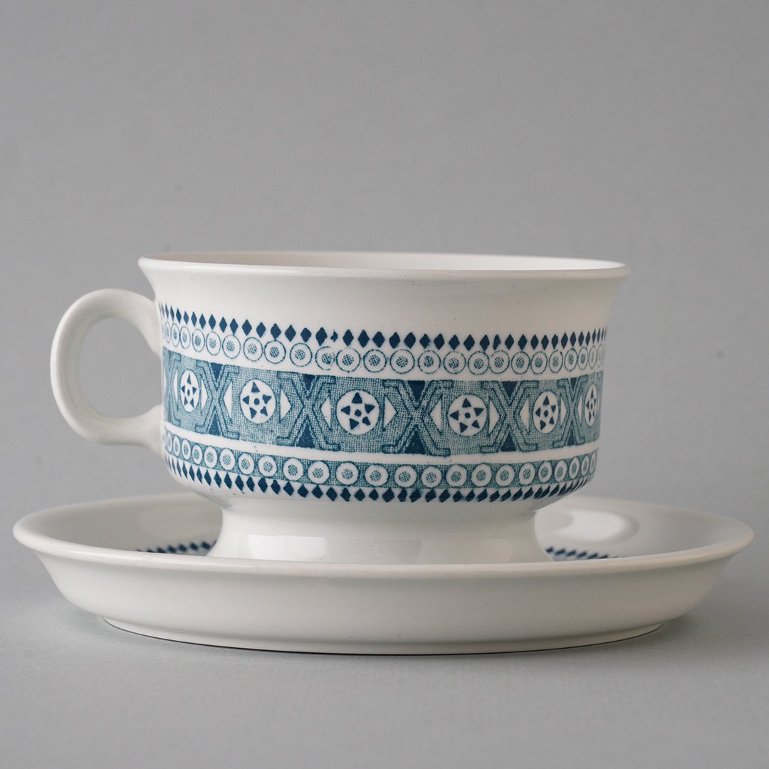 ARABIA / Raija Uosikkinen [ Stockmannin tavaratalo 100 vuotta ] teacup &  saucer -  マルカ・オンラインショップへようこそ。2007年より北欧のヴィンテージテーブルウェアと北欧雑貨を販売している通販サイトです。神戸・北野に...