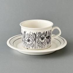 ARABIA / Esteri Tomula [ Krokus black ] teacup & saucer