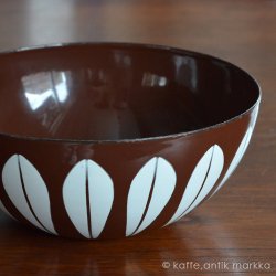 <img class='new_mark_img1' src='https://img.shop-pro.jp/img/new/icons48.gif' style='border:none;display:inline;margin:0px;padding:0px;width:auto;' />Cathrineholm [ LOTUS ] enamel bowl (brown)