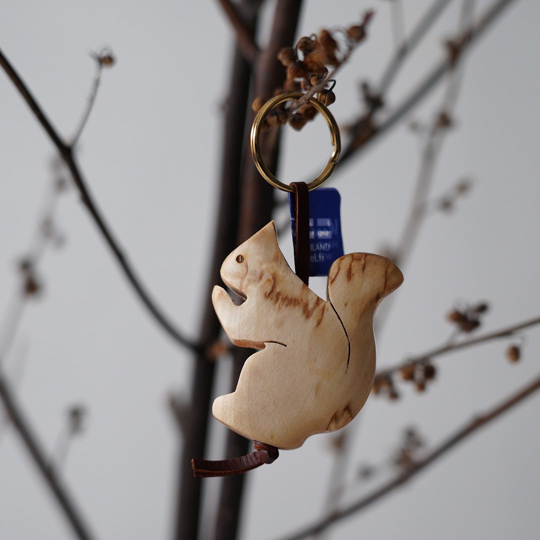 Wood Jewel Finland - 白樺のキーホルダー （リス） - 北欧雑貨 マルカのオンラインショップ