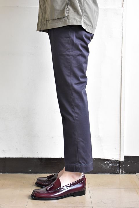 D.C.WHITE（ディーシーホワイト） CHINO TROUSERS ネイビー