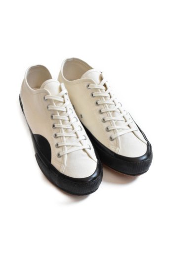 <img class='new_mark_img1' src='https://img.shop-pro.jp/img/new/icons20.gif' style='border:none;display:inline;margin:0px;padding:0px;width:auto;' />ARTIFACT BY SUPERGA（アーティファクト バイ スペルガ）2431-D CANVAS A10