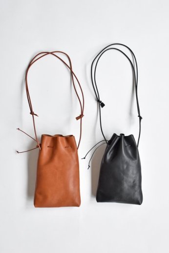 <img class='new_mark_img1' src='https://img.shop-pro.jp/img/new/icons13.gif' style='border:none;display:inline;margin:0px;padding:0px;width:auto;' />SLOWCOʥ Bono-draw string shoulder bag