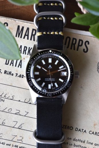 <img class='new_mark_img1' src='https://img.shop-pro.jp/img/new/icons33.gif' style='border:none;display:inline;margin:0px;padding:0px;width:auto;' />ڿ̸ͽʡNAVAL WATCH  BARKOUTSIDERS collaboration HOWL001 23Ǽ