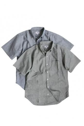 <img class='new_mark_img1' src='https://img.shop-pro.jp/img/new/icons13.gif' style='border:none;display:inline;margin:0px;padding:0px;width:auto;' />SEROʥ S/S BUTTON DOWN SHIRTS Chambray