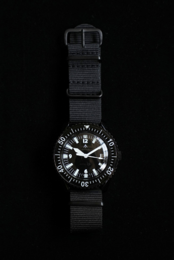 <img class='new_mark_img1' src='https://img.shop-pro.jp/img/new/icons13.gif' style='border:none;display:inline;margin:0px;padding:0px;width:auto;' />Naval WatchʥʥХ å MILITARY WATCH  MIL.-05 BK/BK Automatic ROYAL Military Diver TYPE