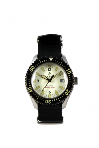 <img class='new_mark_img1' src='https://img.shop-pro.jp/img/new/icons13.gif' style='border:none;display:inline;margin:0px;padding:0px;width:auto;' />Naval WatchʥʥХ å MILITARY WATCH  MIL.-05 C SV/BK Automatic ROYAL Military Diver TYPE