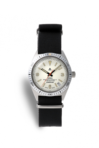<img class='new_mark_img1' src='https://img.shop-pro.jp/img/new/icons13.gif' style='border:none;display:inline;margin:0px;padding:0px;width:auto;' />Naval WatchʥʥХ åProduced By LOWERCASE FRXB014 Quartz NATO Strap