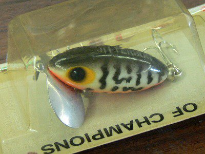 Fred Arbogast/アーボガスト【JITTER BUG ジッターバグ 1/4oz】 #09 ホワイトコーチ - 釣り具の松屋ネットショップ  ルアー通販/バス釣り/トラウトフィッシング/渓流ベイト/ロッド/リール/ワーム/フライフィッシング