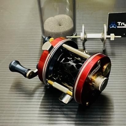 New!! トライアングル x 五十鈴工業 【タフライトスプール＆マグ