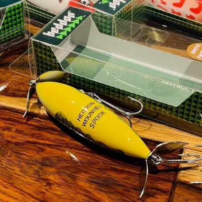 Heddon/へドン 【Wounded Spook X9140/ウンデッドスプーク スミスファクトリーカラー】 #SMGS (カリペラ/ヒネリペラ)  - 釣り具の松屋ネットショップ ルアー通販/バス釣り/トラウトフィッシング/渓流ベイト/ロッド/リール/ワーム/フライフィッシング