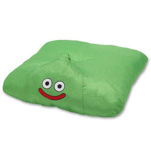 ドラゴンクエスト　スライムナイトになれちゃう座布団　剣と盾付き スマイルスライム クッション 大きさ になれちゃう座布団 剣と盾