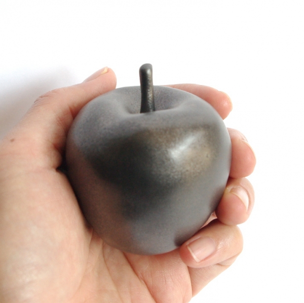 sabie/オーナメント/organ edition 黒リンゴ(小) - organ-online.com