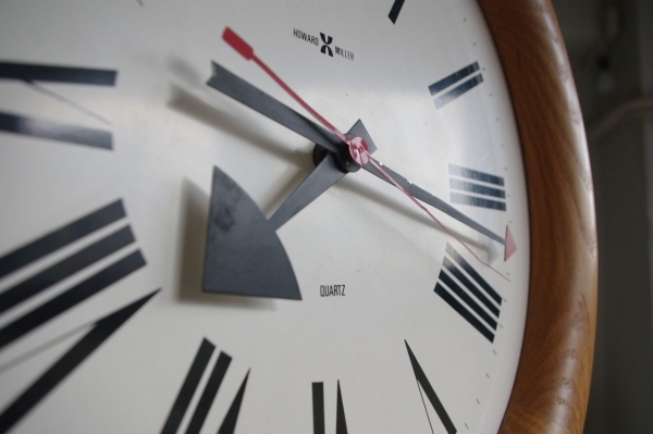 HOWARD MILLER/ Wall clock - organ-online.com