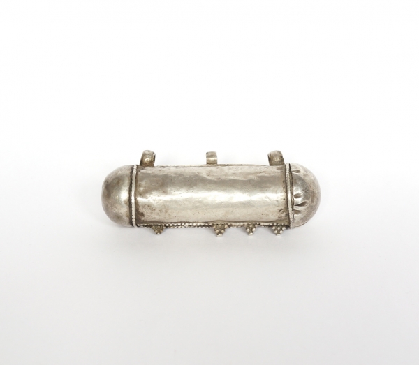 ٥/Vintage Silver/ amulet case with Koran