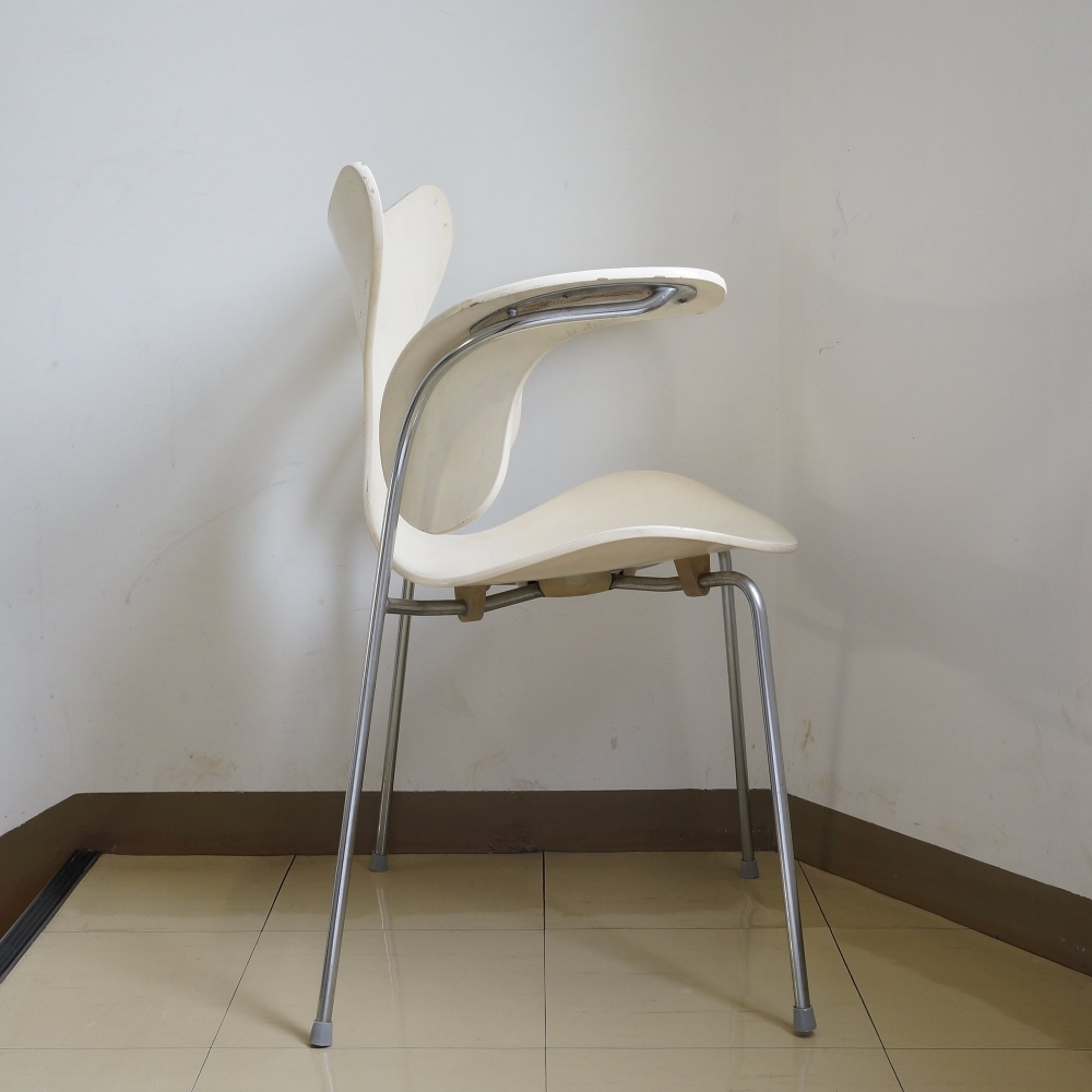 Arne Jacobsen/ Fritz Hansen/Arm Chair #3208 Arne Jacobsen/ Fritz Hansen/Arm Chair #3208