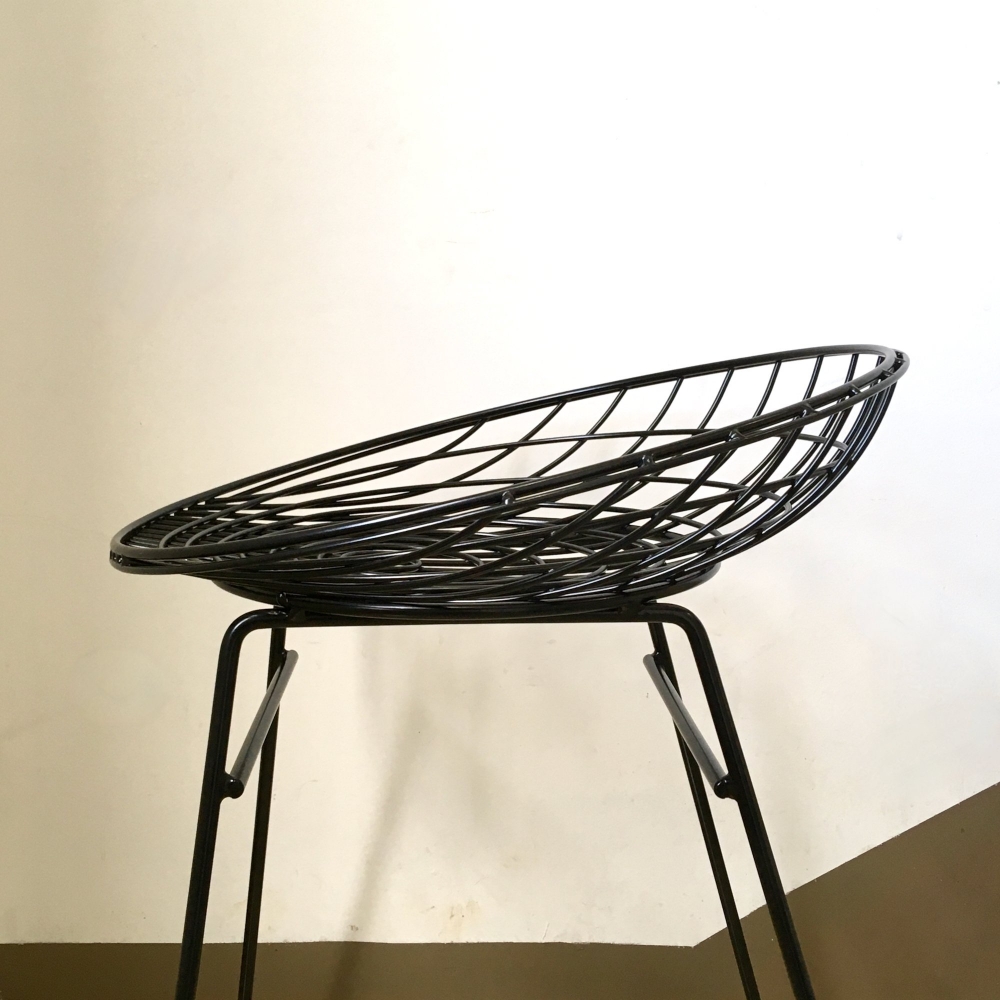 Cees Braakman / Postoe / Wire Low Stool - organ-online.com