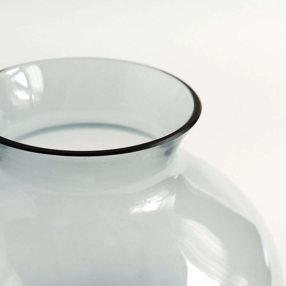 Wilhelm Wagenfeld / WMF / Glass Vase - organ-online.com Wilhelm Wagenfeld / WMF / Glass Vase - organ-online.com