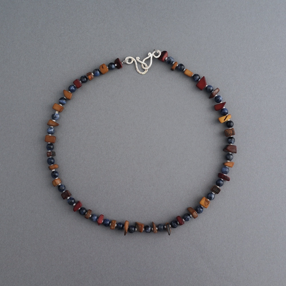 Melanie Decourcey/Beaded Necklace/Free shape resin with tiny peal + soda lite