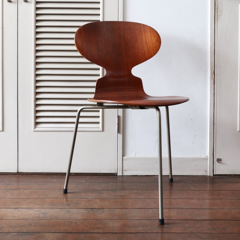 Arne Jacobsen/ Fritz Hansen/Ant Chair/Teak - organ-online.com