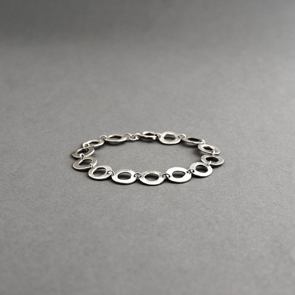 Melanie Decourcey/Silver free style open circle Bracelet