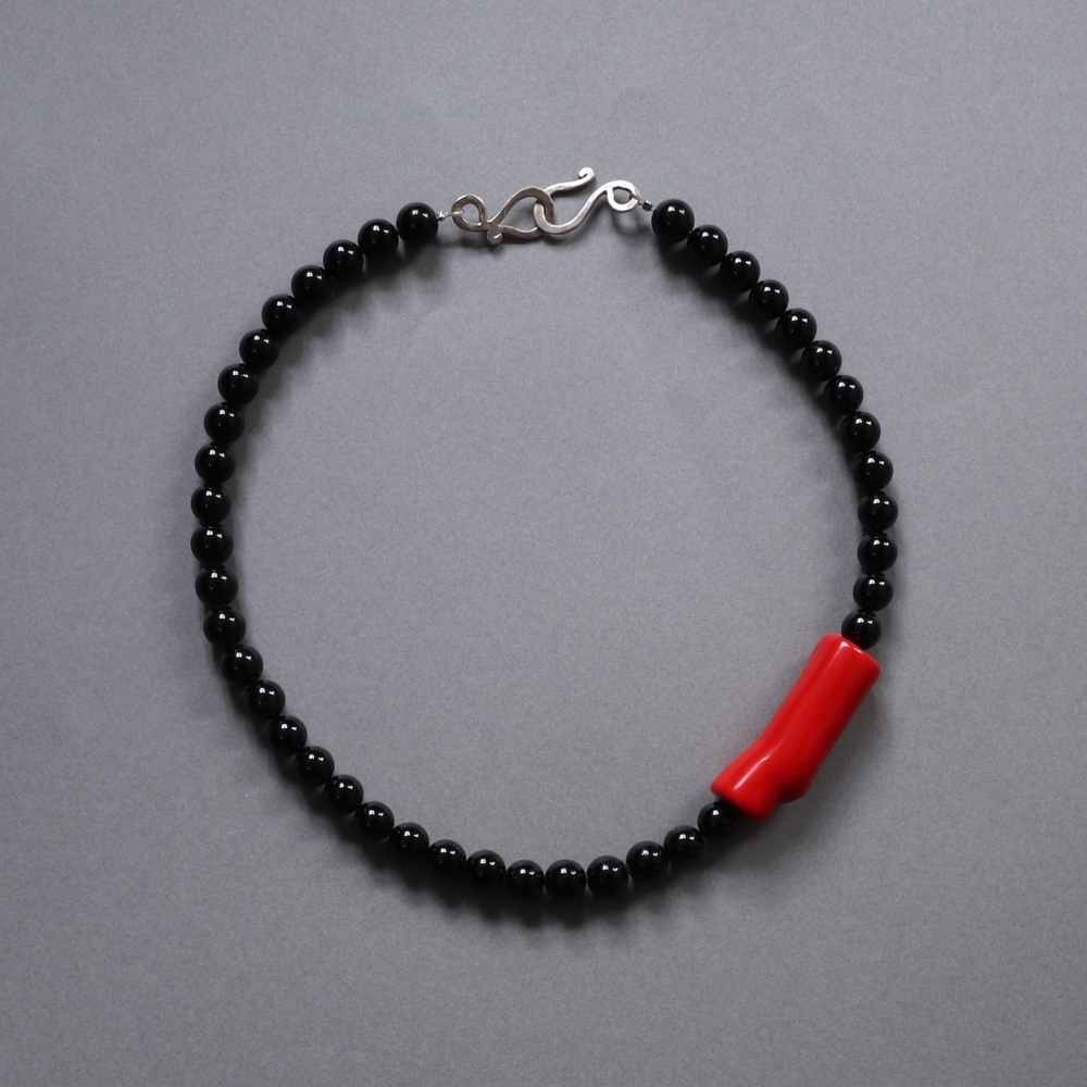 Melanie Decourcey/Beaded Necklace/Black onyx with  Dyed Brazilian coral