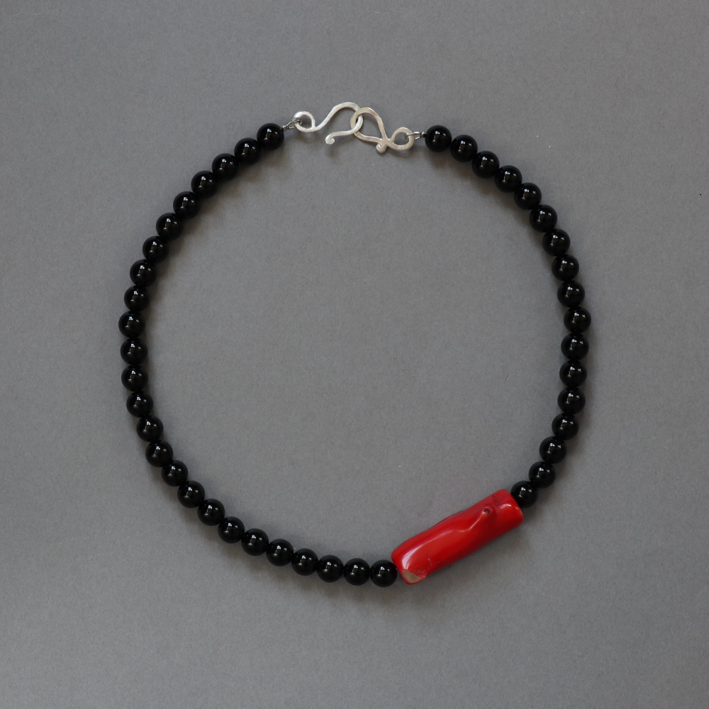 Melanie Decourcey/Beaded Necklace/Black onyx with  Dyed Brazilian coral