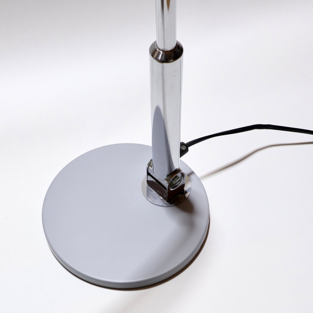 Herman Busquet / Desk Lamp 144 - organ-online.com