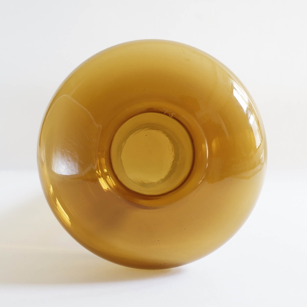 Timo Sarpaneva / 2519 Carafe / Iittala - organ-online.com Timo Sarpaneva / 2519 Carafe / Iittala - organ-online.com